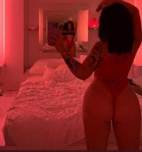 Zeytinburnu Escort Asu Yatakta Kendinden Geçen Ateşli Bayan